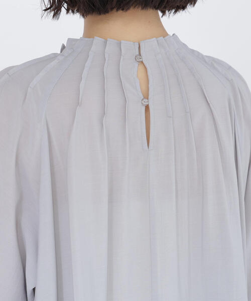 NATURAL BEAUTY BASIC(ナチュラルビューティーベーシック)の「◇タックネックブラウス(シャツ/ブラウス・レディース・グレイッシュベージュ/チャコールグレー/イエロー・FREE)」の14枚目の写真