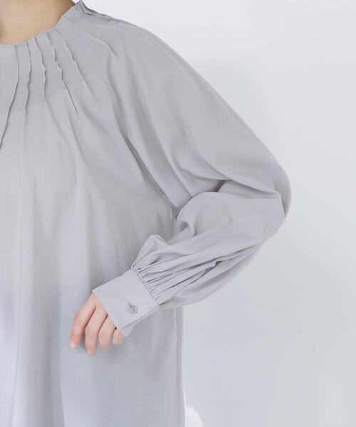 NATURAL BEAUTY BASIC(ナチュラルビューティーベーシック)の「◇タックネックブラウス(シャツ/ブラウス・レディース・グレイッシュベージュ/チャコールグレー/イエロー・FREE)」の16枚目の写真