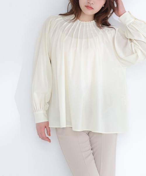 NATURAL BEAUTY BASIC(ナチュラルビューティーベーシック)の「◇タックネックブラウス(シャツ/ブラウス・レディース・グレイッシュベージュ/チャコールグレー/イエロー・FREE)」の1枚目の写真
