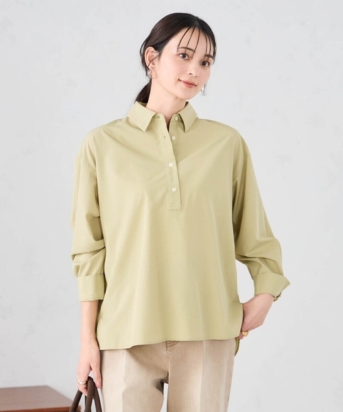 a.v.v(アーヴェヴェ)の「【シワになりにくい】スキッパーシャツ(シャツ/ブラウス・レディース・グレー系その他/ブルー/カーキ・40/38/36)」の2枚目の写真