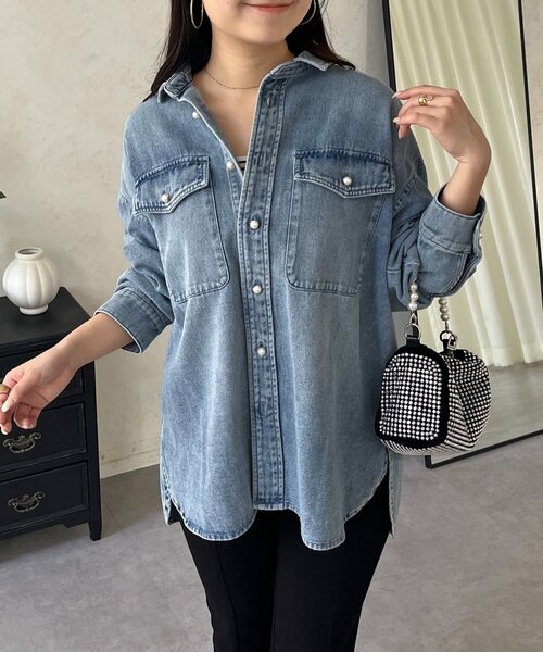 prose verse（プロズヴェール）の「パールボタンオーバーサイズデニムシャツ（シャツ/ブラウス・レディース・サックスブルー/ブルー・FREE）」の2枚目の写真