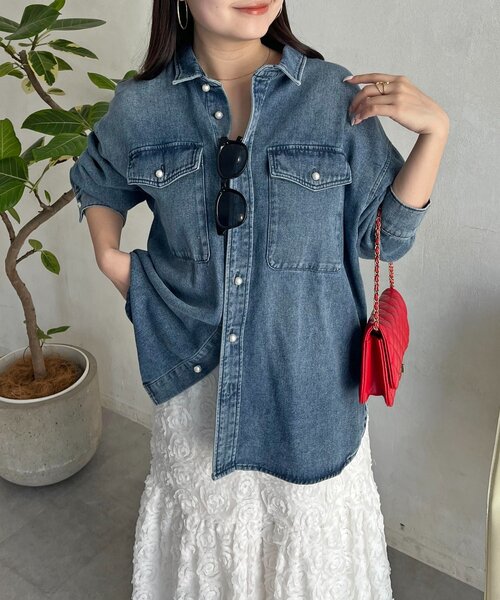 prose verse（プロズヴェール）の「パールボタンオーバーサイズデニムシャツ（シャツ/ブラウス・レディース・サックスブルー/ブルー・FREE）」の3枚目の写真