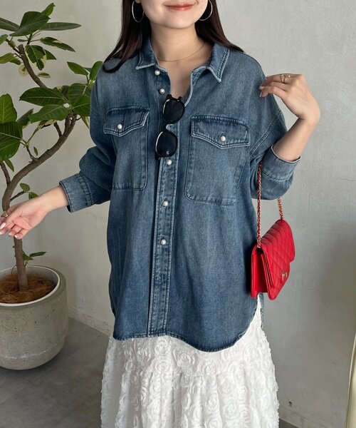 prose verse（プロズヴェール）の「パールボタンオーバーサイズデニムシャツ（シャツ/ブラウス・レディース・サックスブルー/ブルー・FREE）」の15枚目の写真