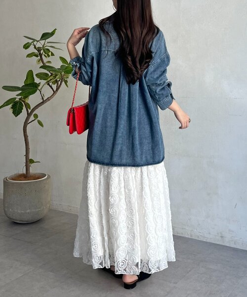 prose verse（プロズヴェール）の「パールボタンオーバーサイズデニムシャツ（シャツ/ブラウス・レディース・サックスブルー/ブルー・FREE）」の21枚目の写真