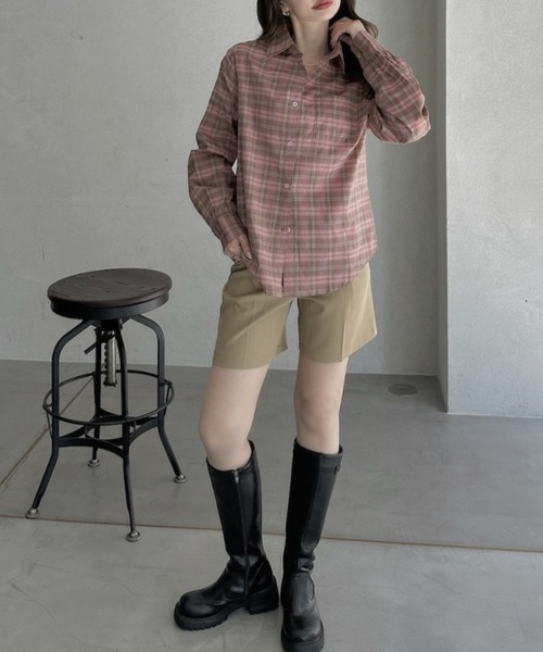 TREOVER(トレオーバー)の「ゆったりシルエットが魅力のオーバーサイズチェックシャツ(シャツ/ブラウス・レディース・ピンク/ブラウン/オフホワイト/ブルー・FREE)」の12枚目の写真