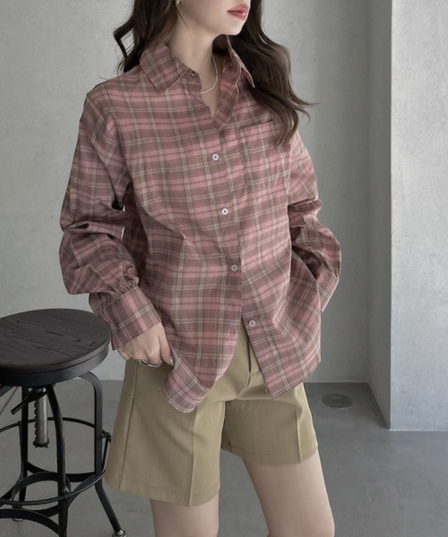 TREOVER(トレオーバー)の「ゆったりシルエットが魅力のオーバーサイズチェックシャツ(シャツ/ブラウス・レディース・ピンク/ブラウン/オフホワイト/ブルー・FREE)」の9枚目の写真