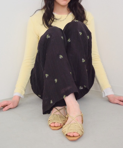 Shelly island（シェリーアイランド）の「小花刺繍シアーイージーパンツ（その他パンツ・レディース・ブラック/ホワイト・FREE）」の10枚目の写真