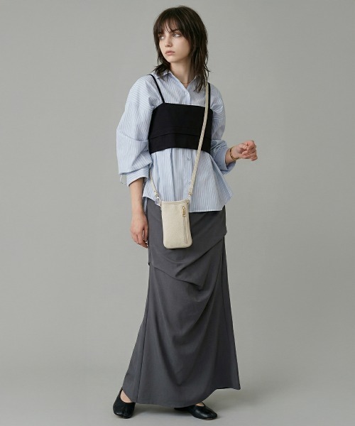 Charis Poche(カリスポシェ)の「【本革】スマホショルダーポーチ/ショルダーバッグ(ショルダーバッグ・レディース・レッド/ピンク/グリーン/イエロー/ネイビー/アイボリー・ONE SIZE)」の2枚目の写真