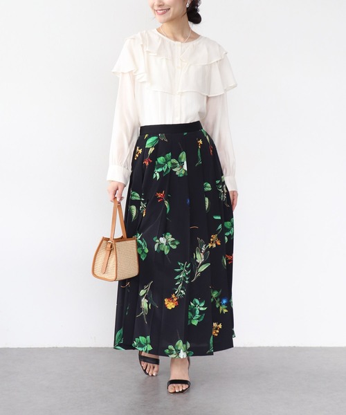 Jines（ジネス）の「ラッフルフリルブラウス（シャツ/ブラウス・レディース・ブラック/ベージュ/ホワイト・38）」の11枚目の写真