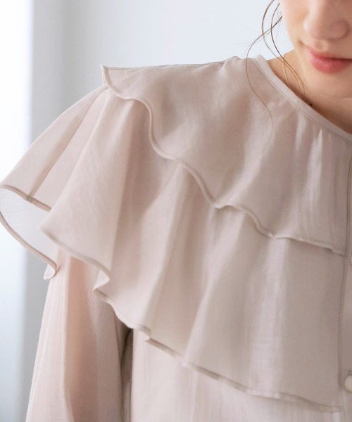 Jines（ジネス）の「ラッフルフリルブラウス（シャツ/ブラウス・レディース・ブラック/ベージュ/ホワイト・38）」の8枚目の写真