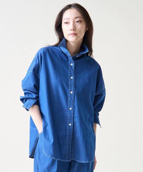 Tiara(ティアラ)の「デニムシャツ(シャツ/ブラウス・レディース・インディゴブルー/ライトブルー・FREE)」の10枚目の写真