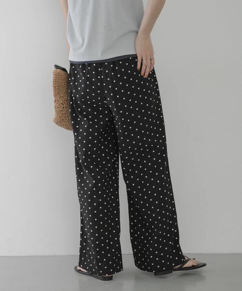 URBAN RESEARCH Sonny Label(アーバンリサーチサニーレーベル)の「『WEB限定』ドットプリントイージーパンツ(その他パンツ・レディース・ドット・36/38)」の4枚目の写真