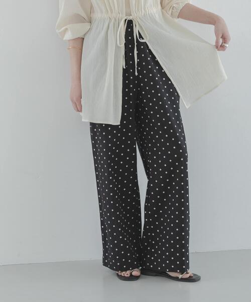 URBAN RESEARCH Sonny Label(アーバンリサーチサニーレーベル)の「『WEB限定』ドットプリントイージーパンツ(その他パンツ・レディース・ドット・36/38)」の7枚目の写真