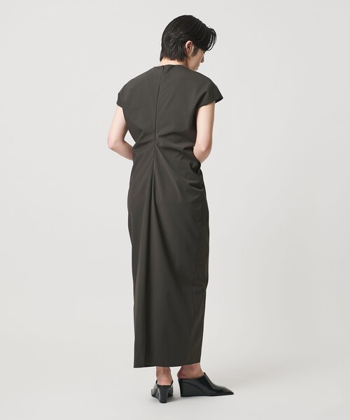 MARW UNITED ARROWS(マルゥ ユナイテッドアローズ)の「<MARW UNITED ARROWS>ウエスト ドレープ ワンピース(ワンピース・レディース・ダークグレー/ブラック・38/36)」の4枚目の写真