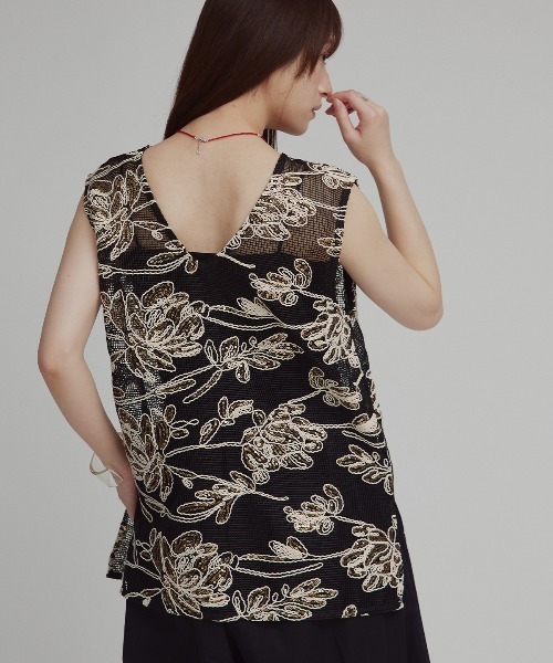 W:Huku(フーク)の「メッシュ エンブロイダリー ノースリーブ トップス / Mesh Embroidered Sleeveless Top(ベスト・レディース・アイボリー/ブラック/ブラックミックス・FREE)」の11枚目の写真