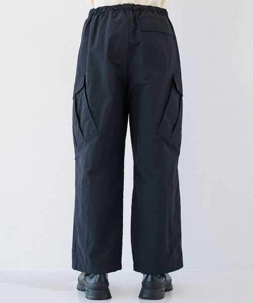 markaware(マーカウェア)の「【MARKAWARE/マーカウェア】別注 OVER PANTS(カーゴパンツ・メンズ・ダークグレー/ブラック・2/1)」の7枚目の写真