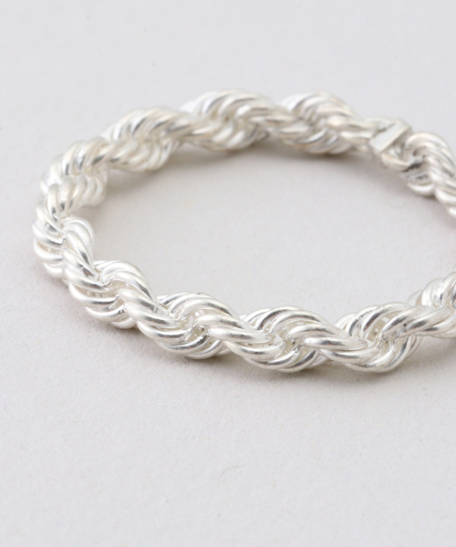 IENA LA BOUCLE(イエナラブークル)の「OCUCCI オクチ rope リング OJRG2609-SS(リング・レディース・シルバー・LARGE/SMALL)」の3枚目の写真