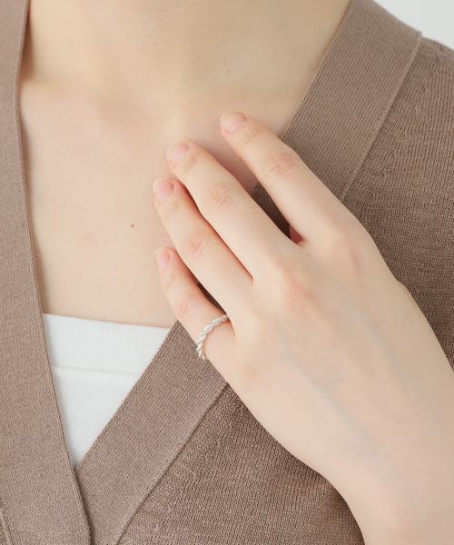 IENA LA BOUCLE(イエナラブークル)の「OCUCCI オクチ rope リング OJRG2609-SS(リング・レディース・シルバー・LARGE/SMALL)」の5枚目の写真