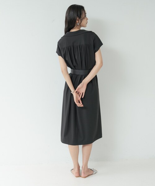 GALLEST（ギャレスト）の「Comfy SET UP｜スキッパーワンピース【通勤／接触冷感／UVカット】（ワンピース・レディース・キャメル/オリーブ/ブラック/グレー系その他6・38/34）」の19枚目の写真