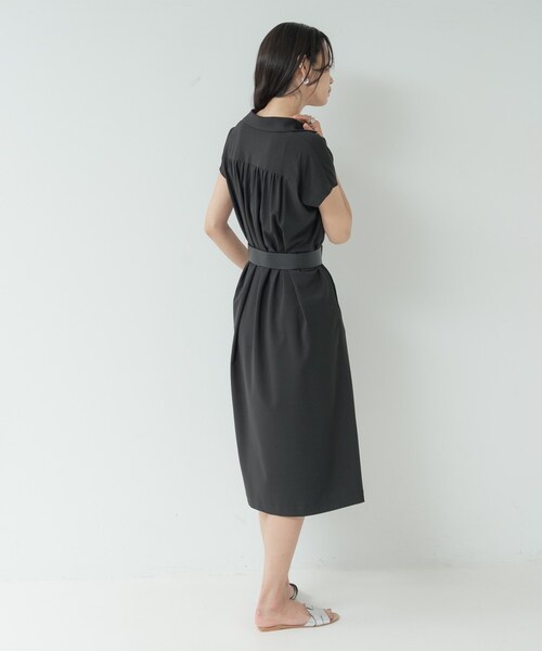 GALLEST（ギャレスト）の「Comfy SET UP｜スキッパーワンピース【通勤／接触冷感／UVカット】（ワンピース・レディース・キャメル/オリーブ/ブラック/グレー系その他6・38/34）」の20枚目の写真