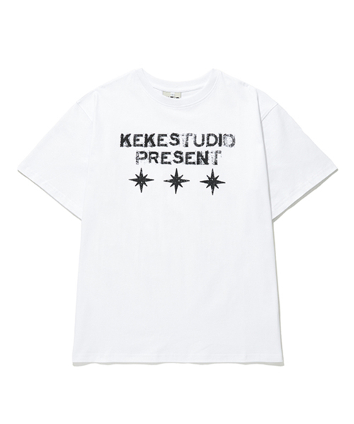 KKEEE(ケーケーイーイー)の「スリースターオーバーサイズ半袖Tシャツ(2カラー)(Tシャツ/カットソー・レディース・ホワイト/ブラック・LARGE/X-LARGE)」の3枚目の写真
