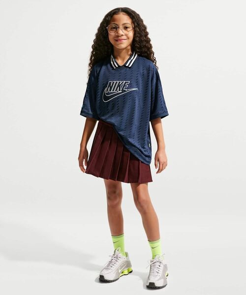 NIKE(ナイキ)の「ナイキ スポーツウェア ジュニア ショートスリーブ ジャージー / Nike Sportswear Big Kids' Short-Sleeve Jersey IQ0435-410 Midnight Navy(ジャージ・キッズ・ネイビー・130/140/150/160)」の6枚目の写真