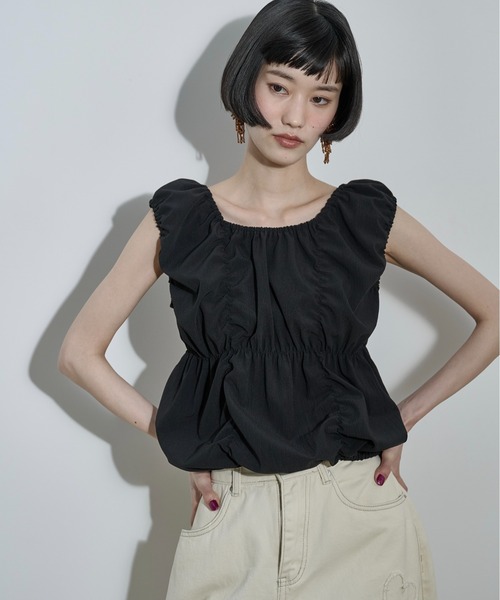 THE YOn(ザヨン)の「2wayシャーリングノースリブラウス(シャツ/ブラウス・レディース・アイボリー/ブラック/バーガンディー・FREE)」の6枚目の写真