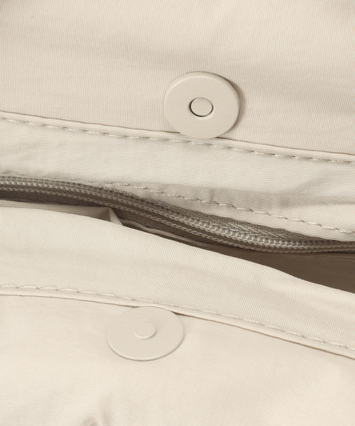 OLEND(オレンド)の「【WEB+一部店舗限定】OLEND / オレンド MINI ONA SOFT BAG(ショルダーバッグ・レディース・オレンジ/レッド/ネイビー/ブラック/ベージュ/カーキ・FREE)」の14枚目の写真