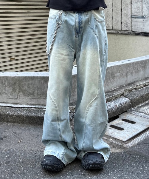 Chikashitsu +（チカシツプラス）の「【Chikashitsu +】wave curved denim pants / 【チカシツプラス】ウェーブカーブデニムパンツ（デニムパンツ・メンズ・ライトブルー・M/S/L）」の3枚目の写真