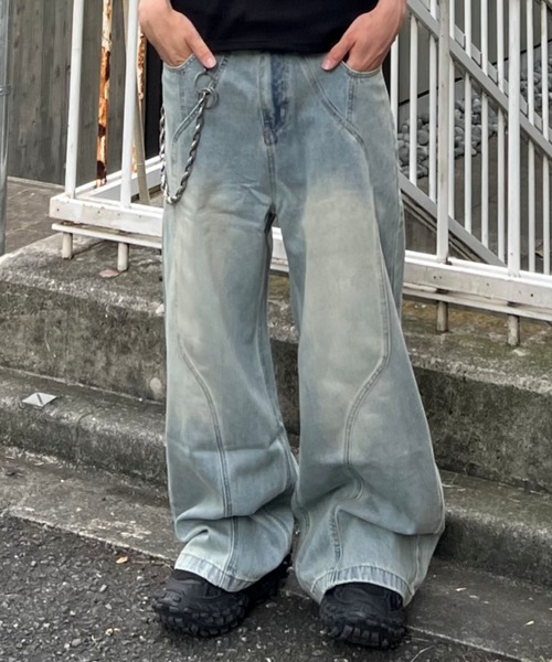 Chikashitsu +（チカシツプラス）の「【Chikashitsu +】wave curved denim pants / 【チカシツプラス】ウェーブカーブデニムパンツ（デニムパンツ・メンズ・ライトブルー・M/S/L）」の2枚目の写真