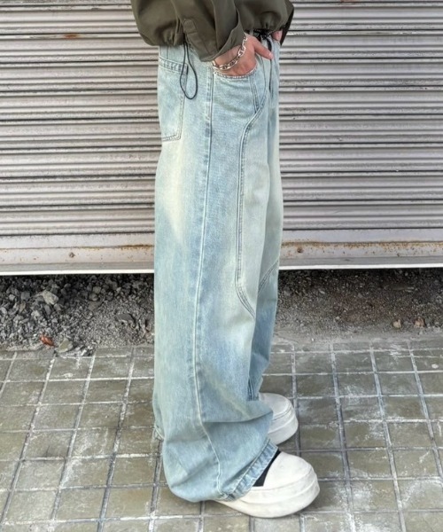 Chikashitsu +（チカシツプラス）の「【Chikashitsu +】wave curved denim pants / 【チカシツプラス】ウェーブカーブデニムパンツ（デニムパンツ・メンズ・ライトブルー・M/S/L）」の15枚目の写真