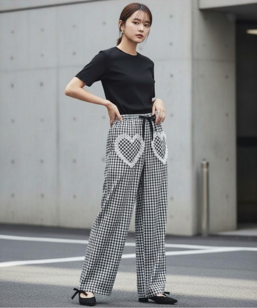 center i（センターアイ）の「ハートレースポケット ギンガムチェックイージーワイドパンツ（その他パンツ・レディース・ネイビー/ブラック・FREE）」の8枚目の写真