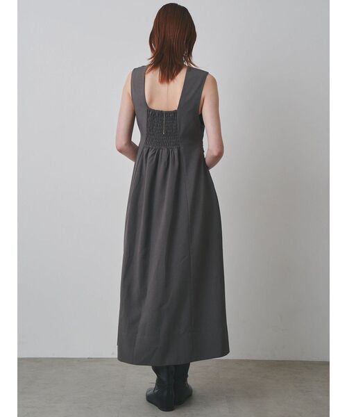 ELENDEEK(エレンディーク)の「V NECK FORM OP(ワンピース・レディース・グレー/ブラック・2/1/FREE)」の6枚目の写真