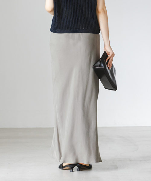Noble（ノーブル）の「《追加・新色》キュプラサテンナローAラインスカート（スカート・レディース・ホワイト/キャメル/チャコールグレー・FREE）」の11枚目の写真