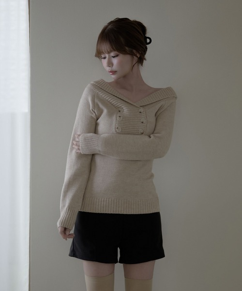 M DOLLY(エムドリー)の「Twin button Elma knit tops/ ツインボタンエルマニットトップス(ニット/セーター・レディース・グレー/アイボリー/ベージュ・FREE)」の9枚目の写真