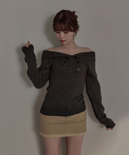 M DOLLY(エムドリー)の「Twin button Elma knit tops/ ツインボタンエルマニットトップス(ニット/セーター・レディース・グレー/アイボリー/ベージュ・FREE)」の4枚目の写真
