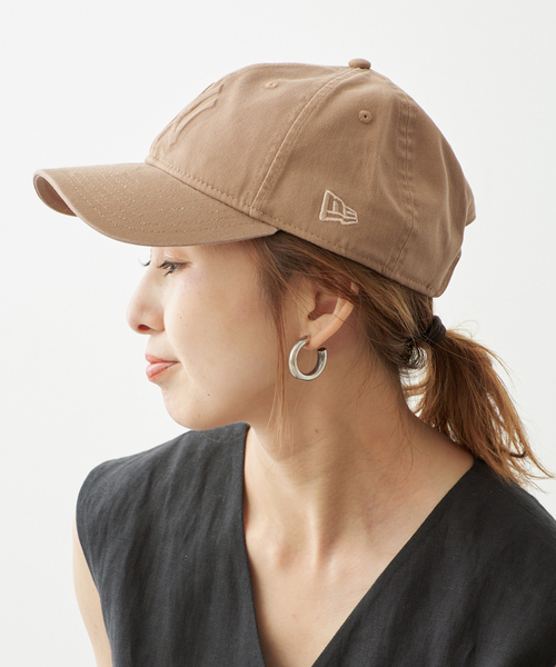 Spick & Span（スピックアンドスパン）の「《別注 / 》NEW ERA / ニューエラ 940UNST EMBOSS*（キャップ・レディース・ベージュ/グレー・FREE）」の9枚目の写真