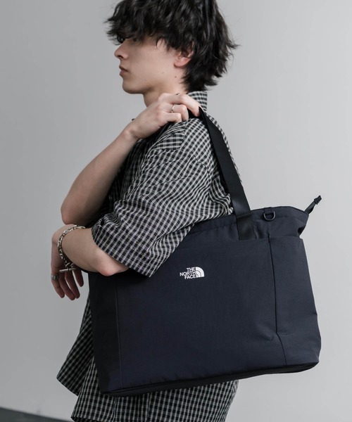 THE NORTH FACE(ザノースフェイス)の「THE NORTH FACE WHITE LABEL LINDEN TOTE BAG ロゴナイロンショルダートートバッグ(トートバッグ・メンズ・チャコール/クリーム/ブラック・FREE)」の5枚目の写真
