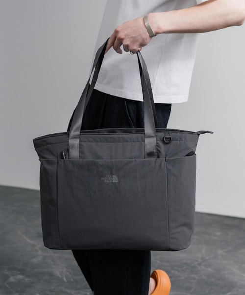 THE NORTH FACE(ザノースフェイス)の「THE NORTH FACE WHITE LABEL LINDEN TOTE BAG ロゴナイロンショルダートートバッグ(トートバッグ・メンズ・チャコール/クリーム/ブラック・FREE)」の10枚目の写真