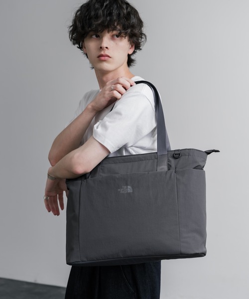 THE NORTH FACE(ザノースフェイス)の「THE NORTH FACE WHITE LABEL LINDEN TOTE BAG ロゴナイロンショルダートートバッグ(トートバッグ・メンズ・チャコール/クリーム/ブラック・FREE)」の11枚目の写真