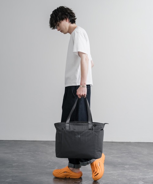 THE NORTH FACE(ザノースフェイス)の「THE NORTH FACE WHITE LABEL LINDEN TOTE BAG ロゴナイロンショルダートートバッグ(トートバッグ・メンズ・チャコール/クリーム/ブラック・FREE)」の12枚目の写真