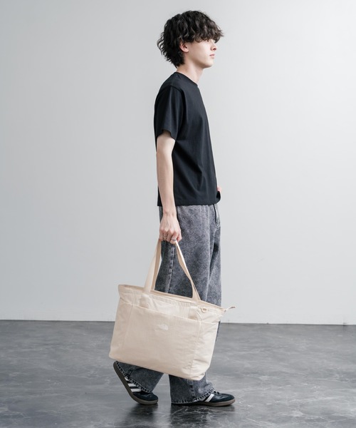 THE NORTH FACE(ザノースフェイス)の「THE NORTH FACE WHITE LABEL LINDEN TOTE BAG ロゴナイロンショルダートートバッグ(トートバッグ・メンズ・チャコール/クリーム/ブラック・FREE)」の17枚目の写真