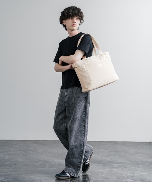 THE NORTH FACE(ザノースフェイス)の「THE NORTH FACE WHITE LABEL LINDEN TOTE BAG ロゴナイロンショルダートートバッグ(トートバッグ・メンズ・チャコール/クリーム/ブラック・FREE)」の18枚目の写真