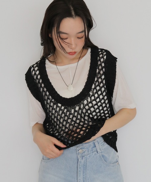 cheriella(シェリエラ)の「【cheriella】前後2WAYメッシュニットベスト 2WAY MESH KNIT VEST(ベスト・レディース・アイボリー/ブラック・FREE)」の20枚目の写真