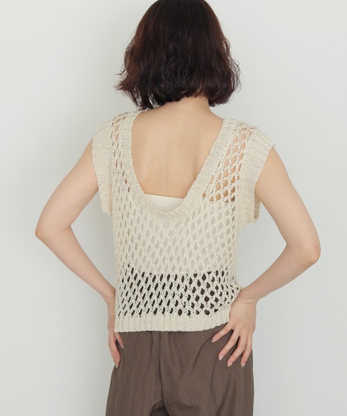 cheriella(シェリエラ)の「【cheriella】前後2WAYメッシュニットベスト 2WAY MESH KNIT VEST(ベスト・レディース・アイボリー/ブラック・FREE)」の6枚目の写真