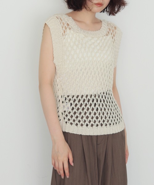 cheriella(シェリエラ)の「【cheriella】前後2WAYメッシュニットベスト 2WAY MESH KNIT VEST(ベスト・レディース・アイボリー/ブラック・FREE)」の4枚目の写真