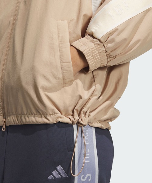 adidas(アディダス)の「ワーディング ルーズフィット ウーブンジャケット / アディダス adidas(ブルゾン・レディース・ブラウン・XX-LARGE/LARGE/MEDIUM/SMALL/X-LARGE)」の5枚目の写真