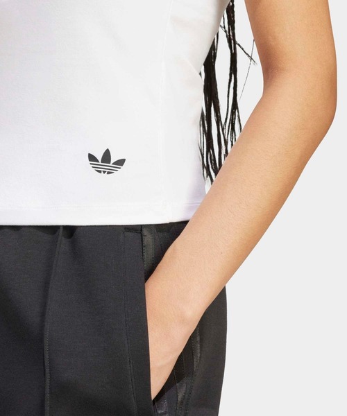 adidas(アディダス)の「アディカラー バンデュー 半袖Tシャツ / アディダスオリジナルス adidas Originals(Tシャツ/カットソー・レディース・ホワイト・XX-LARGE/LARGE/MEDIUM/SMALL/X-LARGE/X-SMALL)」の4枚目の写真