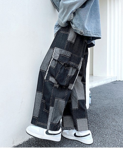 FVLMEN(フルメン)の「【FVLMEN】remake patch work stitch cut off fringe pocket cargo denim Pants/リメイク パッチワーク ステッチ カットオフ フリンジ ポケット カーゴ デニム パンツ(デニムパンツ・メンズ・ブルー/ブラック・X-LARGE/MEDIUM/LARGE)」の14枚目の写真