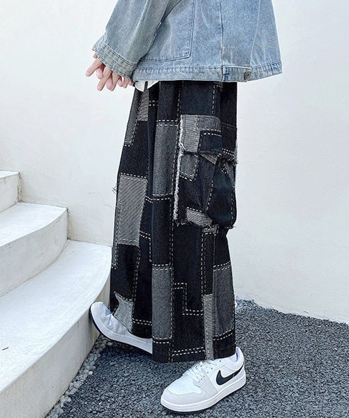 FVLMEN(フルメン)の「【FVLMEN】remake patch work stitch cut off fringe pocket cargo denim Pants/リメイク パッチワーク ステッチ カットオフ フリンジ ポケット カーゴ デニム パンツ(デニムパンツ・メンズ・ブルー/ブラック・X-LARGE/MEDIUM/LARGE)」の16枚目の写真